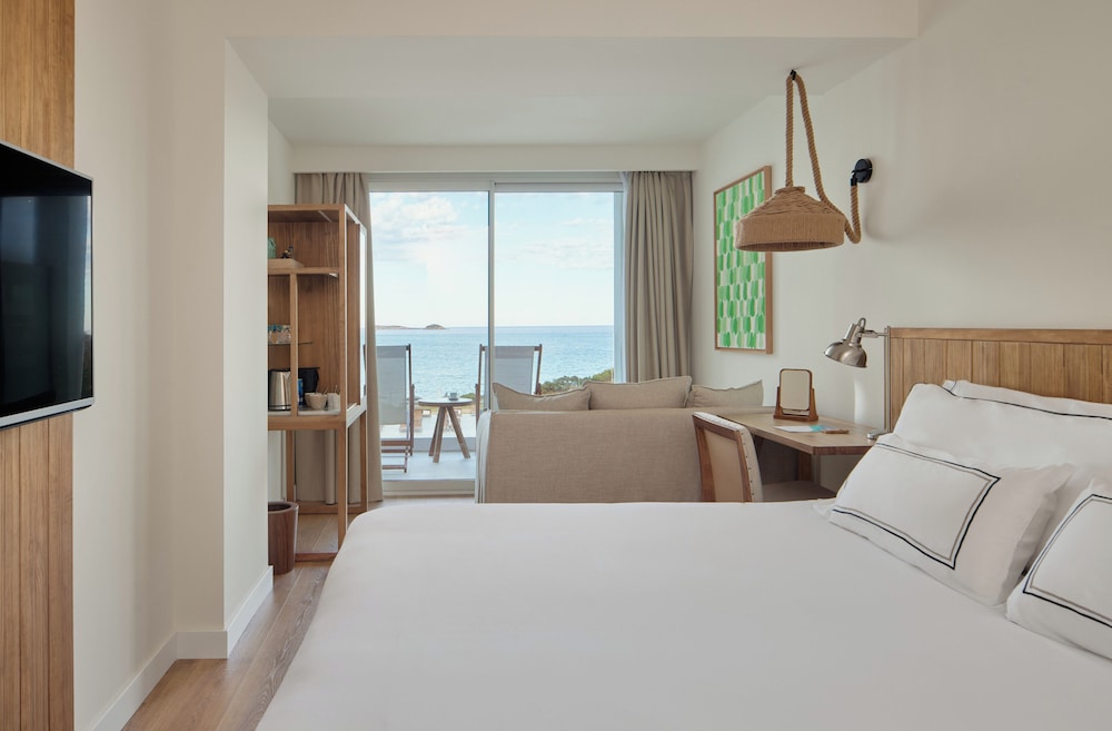 Beyond ME+ Suite con Vistas al Mar del hotel Meliá Ibiza. Foto 4