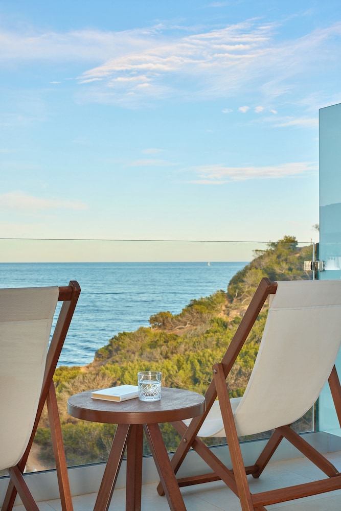 Extra ME+ Junior Suite con Vistas al Mar del hotel Meliá Ibiza. Foto 3