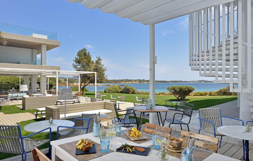 Habitación Beach House del hotel Meliá Ibiza. Foto 2