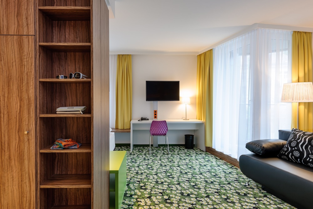 Habitación estándar con dos camas individuales del hotel Ibis Styles Wien City. Foto 4