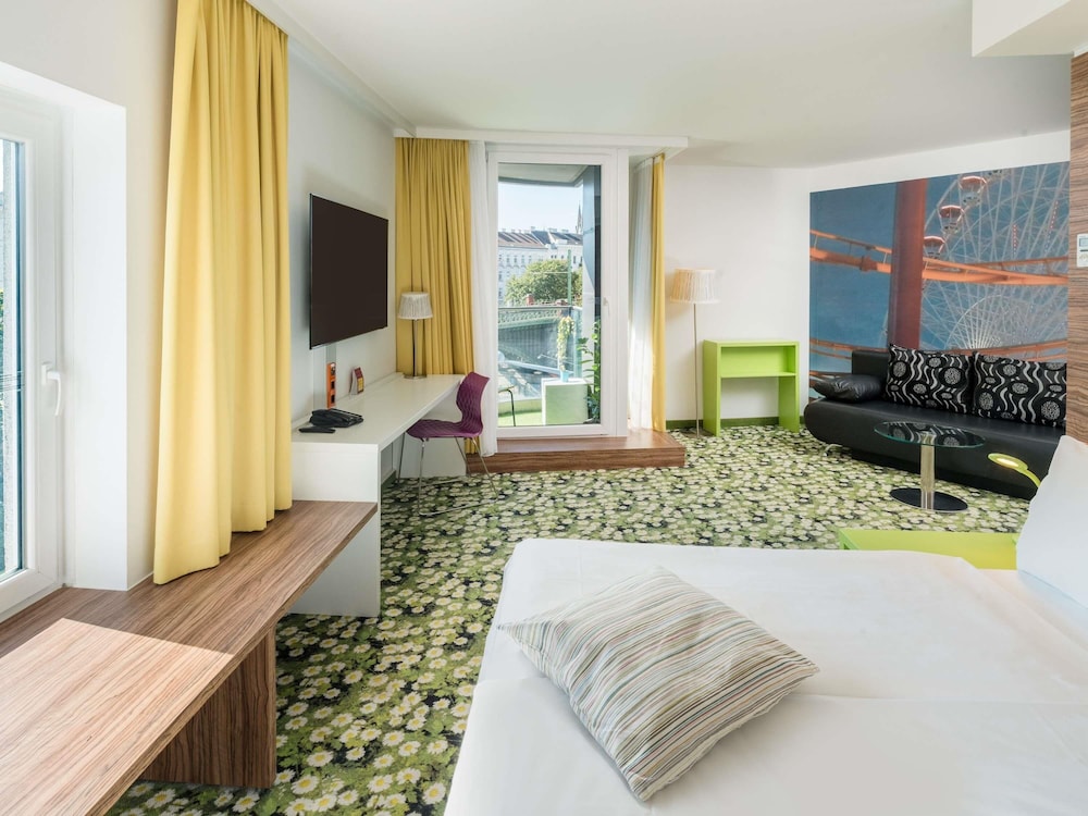 Habitación Superior con cama doble del hotel Ibis Styles Wien City. Foto 3