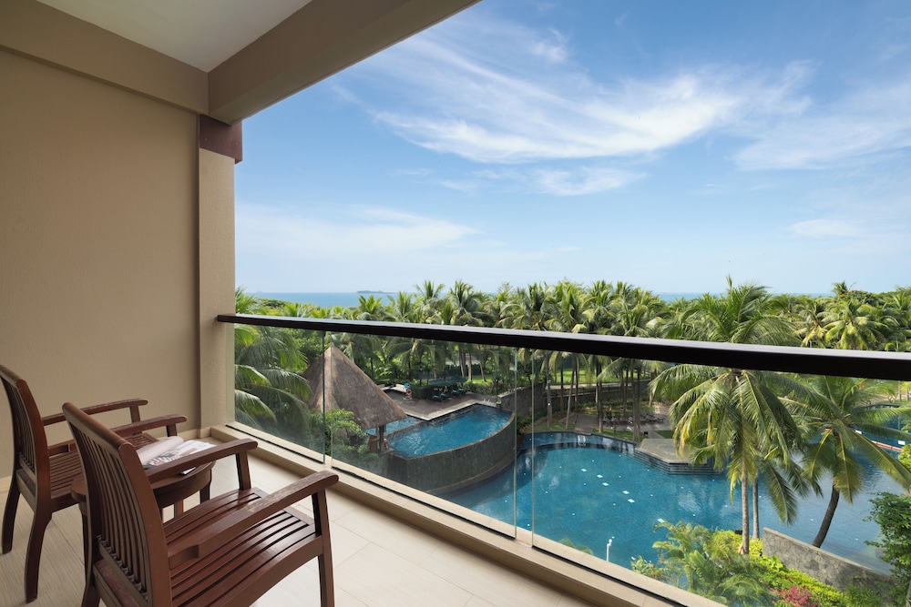 Habitación Deluxe con vistas al océano y 2 camas individuales, vistas al océano del hotel Pullman Oceanview Sanya Bay Resort and Spa. Foto 2