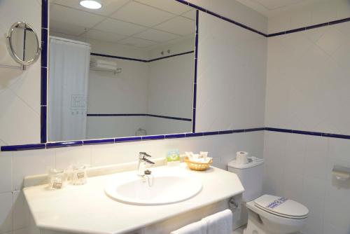 Habitación Doble - 1 o 2 camas del hotel Trh Ciudad De Baeza. Foto 5