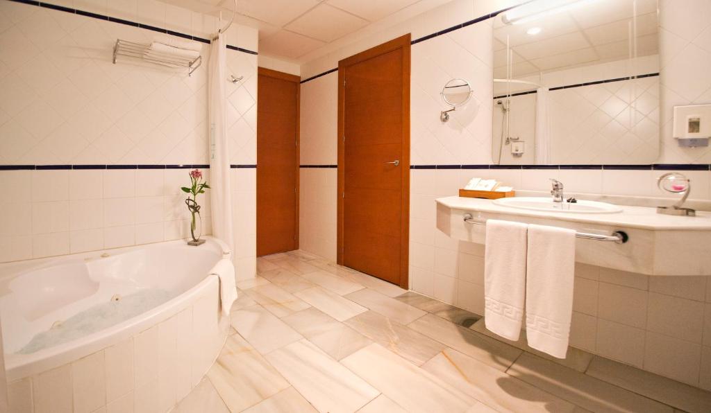 Junior suite del hotel Trh Ciudad De Baeza. Foto 2