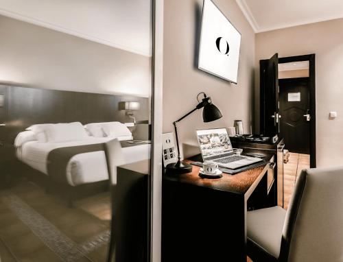 Habitación Superior con cama extragrande del hotel HO Ciudad de Jaén. Foto 9