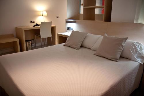 Habitación Doble del hotel Europa. Foto 10