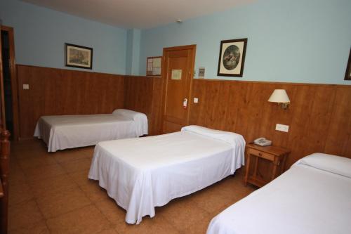 Habitación Triple del hotel Montaña De Cazorla. Foto 2