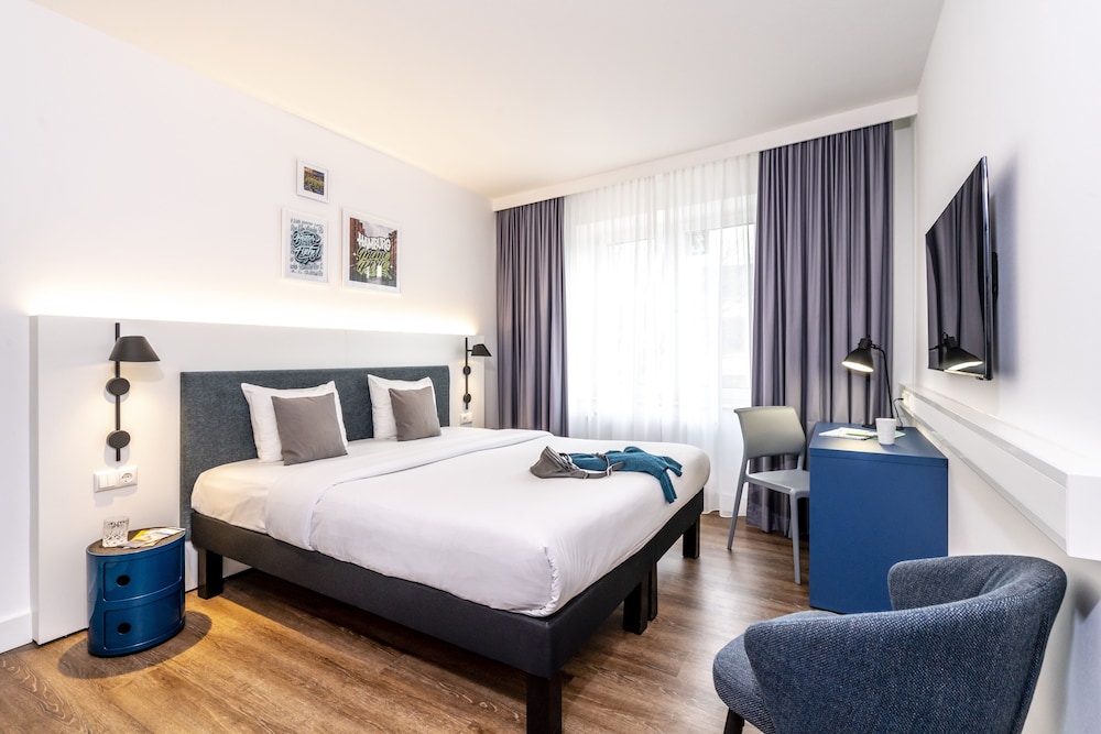 Habitación Estándar con 1 Cama Queen Size del hotel Ibis Styles Hamburg Alster City. Foto 1