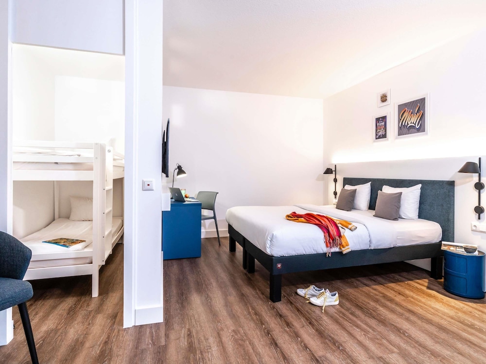 Suite Familiar Estándar con 2 habitaciones comunicadas del hotel Ibis Styles Hamburg Alster City. Foto 4