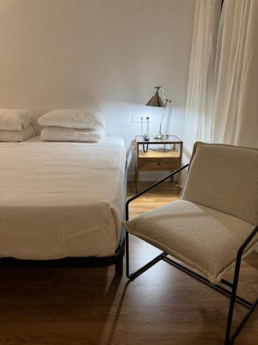 Suite con cama grande del hotel Rl Anibal. Foto 2