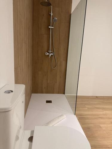 Suite con cama grande del hotel Rl Anibal. Foto 3