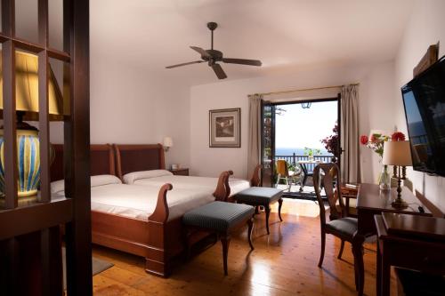 Habitación Doble Superior con vistas al mar del hotel Parador De La Gomera. Foto 4