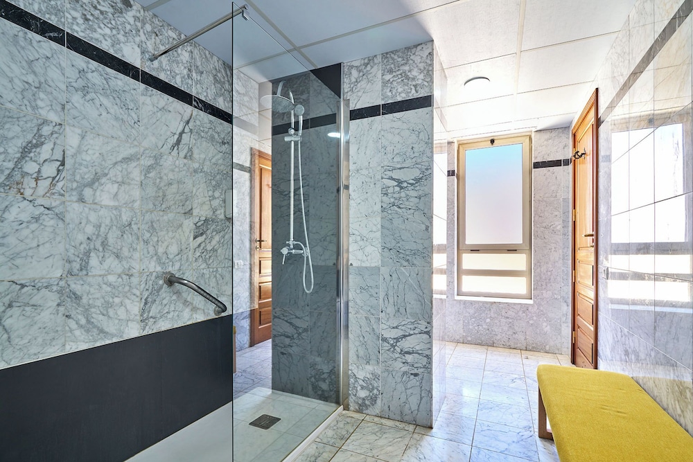 Habitación doble superior del hotel Torre Del Conde. Foto 3