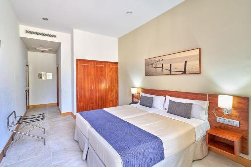 Habitación Doble adaptada para personas con discapacidad - 2 camas del hotel Torre Del Conde. Foto 2