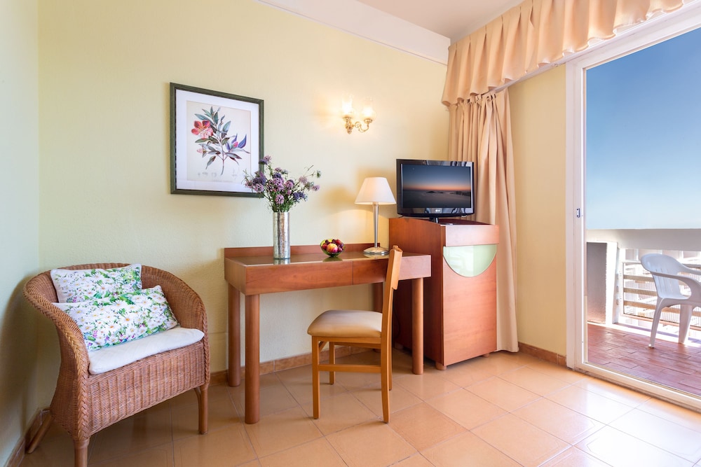 Habitación doble del hotel Izán Cavanna. Foto 2