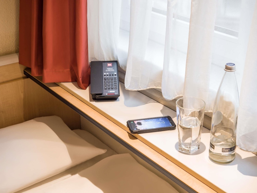 Habitación Estándar con 1 cama doble del hotel Ibis Stuttgart Centrum. Foto 4