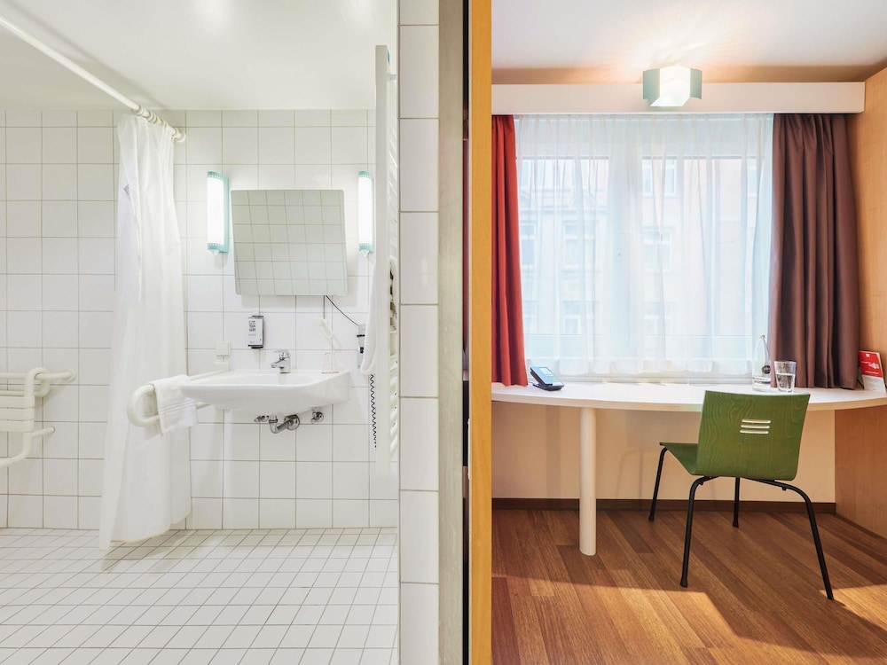 Habitación Estándar Accesible con 2 camas individuales del hotel Ibis Stuttgart Centrum. Foto 4