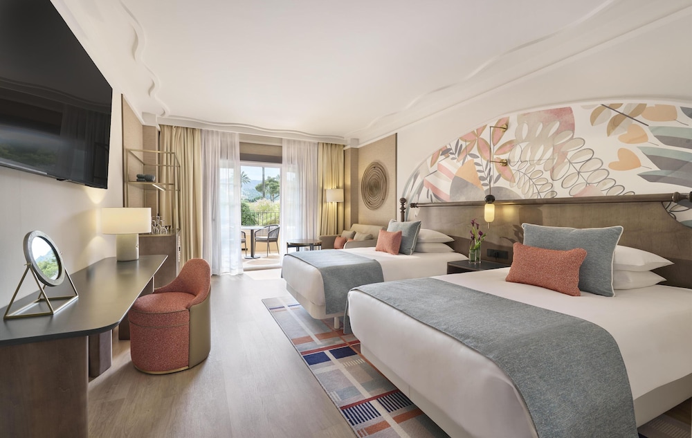 1 cama king con terraza del hotel Grand Hyatt La Manga Club Golf & Spa