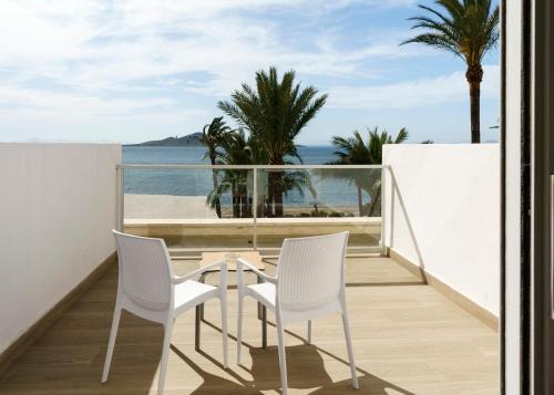 Habitación doble superior con vistas al mar Menor y terraza del hotel Aluasun Doblemar. Foto 3