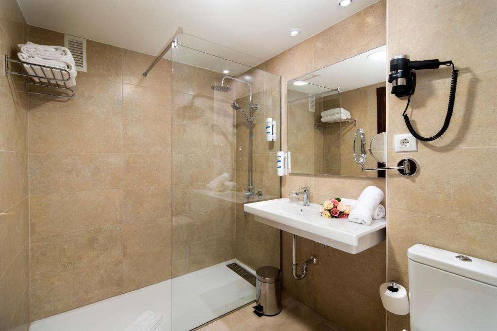 Familiar vista Mar Mediterraneo del hotel Aluasun Doblemar. Foto 1