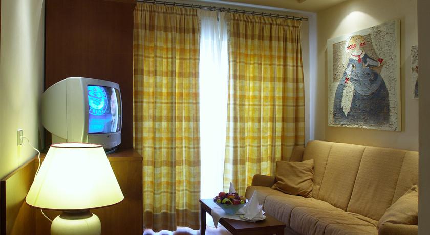 Habitación doble con salón del hotel Las Gaviotas