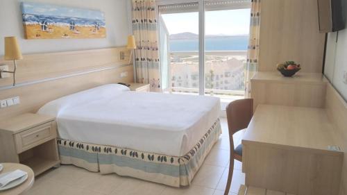 Suite Junior con vistas al mar del hotel Las Gaviotas. Foto 1