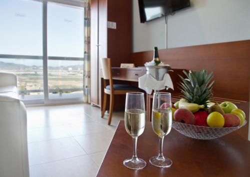 Suite Junior con vistas al mar del hotel Las Gaviotas. Foto 6