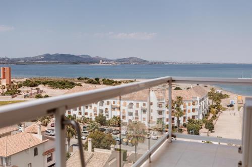Suite Junior con vistas al mar del hotel Las Gaviotas. Foto 9