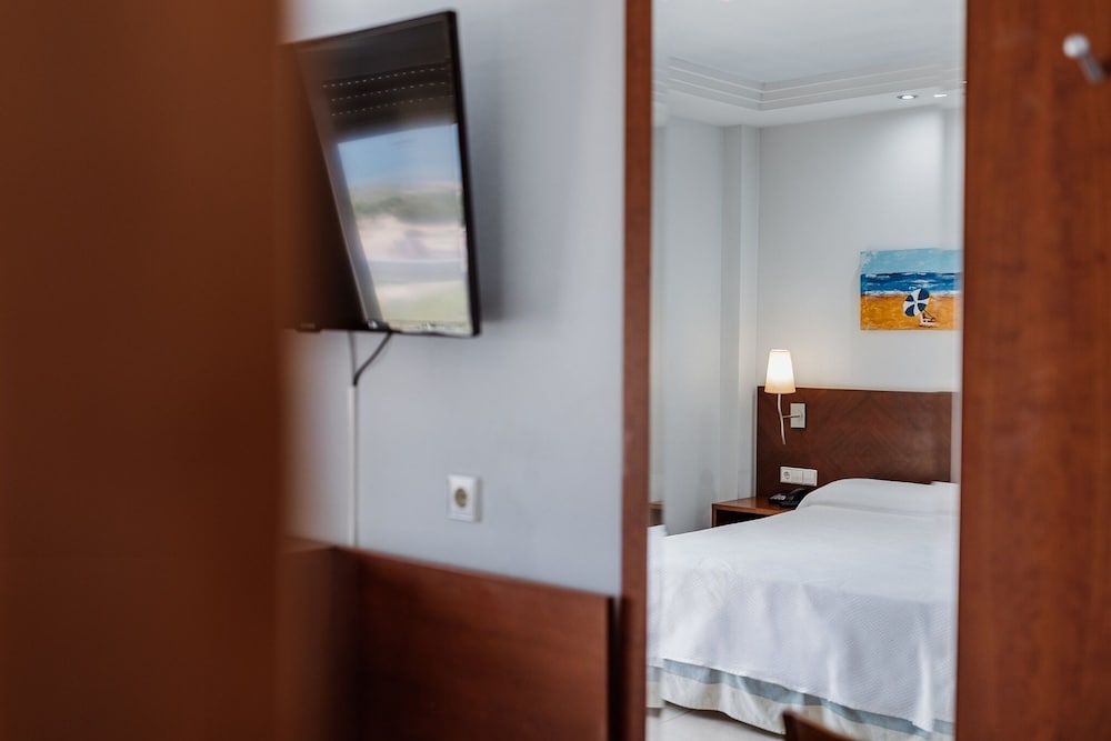 Junior suite con terraza y vistas del hotel Las Gaviotas. Foto 5