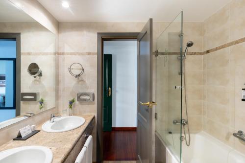 Habitación Doble Superior con vistas al mar del hotel Parador De La Palma. Foto 4