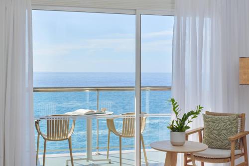 Habitación Melia con vistas frontales al mar del hotel Meliá La Palma. Foto 4