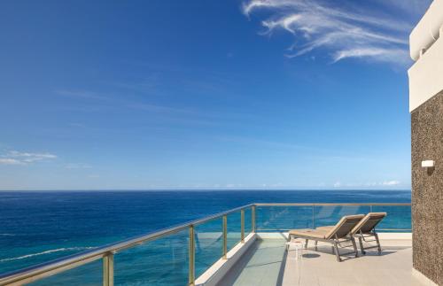 Suite Presidencial con vistas frontales al mar del hotel Meliá La Palma. Foto 35