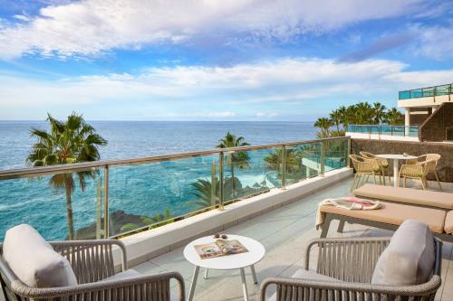 Habitación Premium con vistas frontales al mar y terraza acristalada del hotel Meliá La Palma