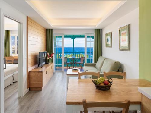 Apartamento Vista Mar Sofá Cama incluido 2 Camas individuales del hotel Hacienda San Jorge