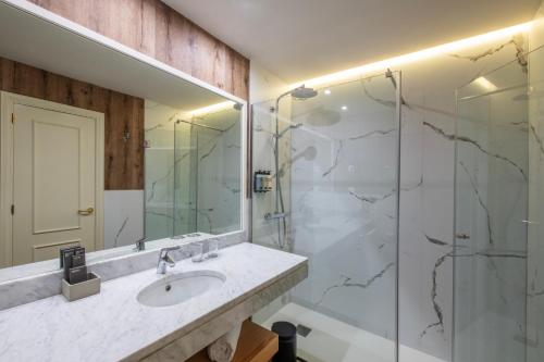 Habitación Deluxe del hotel H10 Taburiente Playa. Foto 1