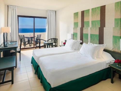 Habitación Doble con vistas al mar del hotel H10 Taburiente Playa. Foto 2