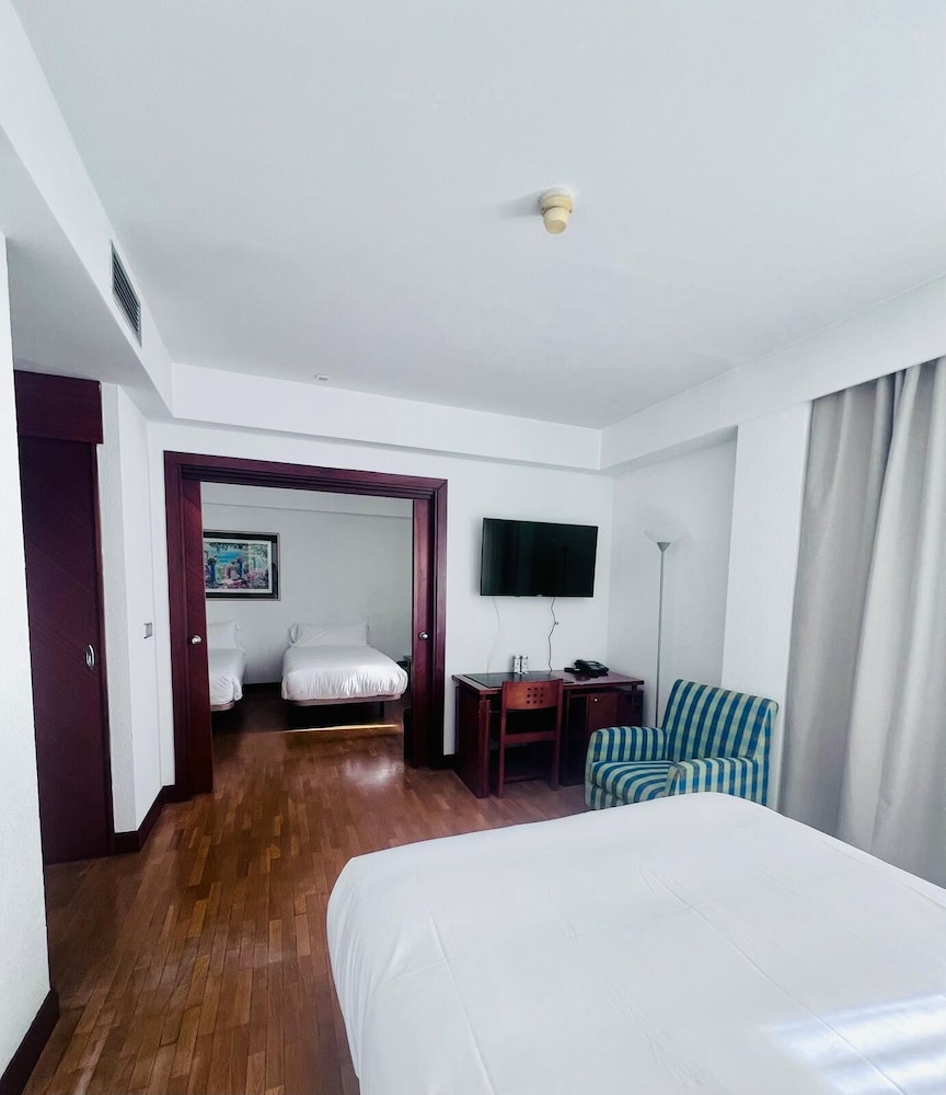 Habitación cuádruple del hotel Ciudad de haro. Foto 3