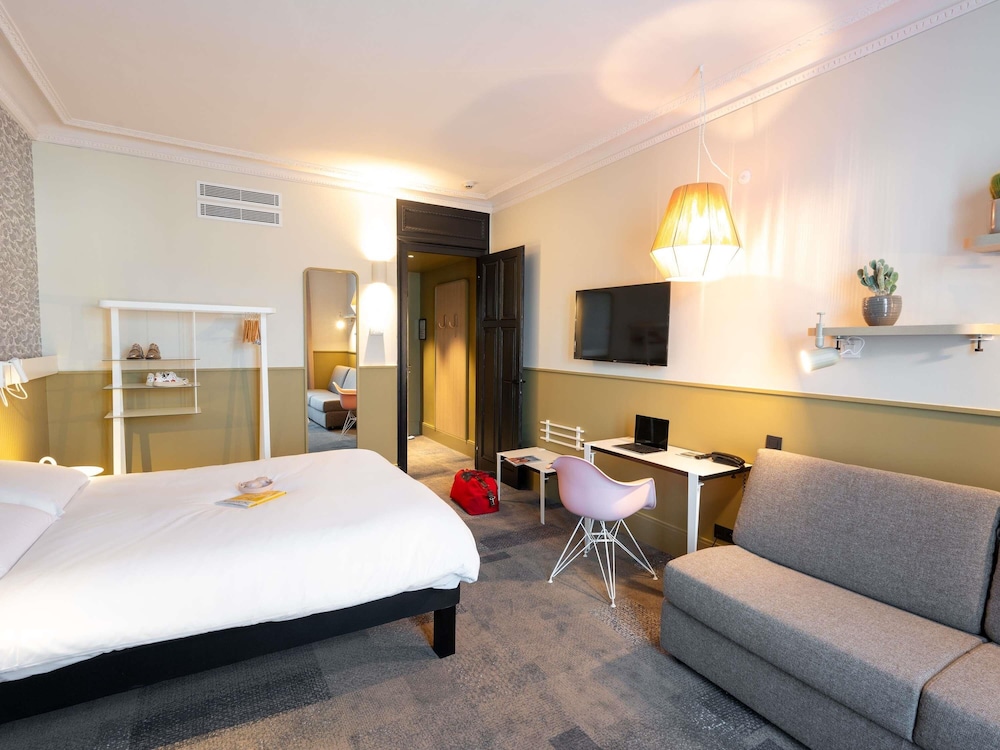Habitación premium con 1 cama doble y sofá - cama del hotel Ibis Lyon Centre Perrache. Foto 2