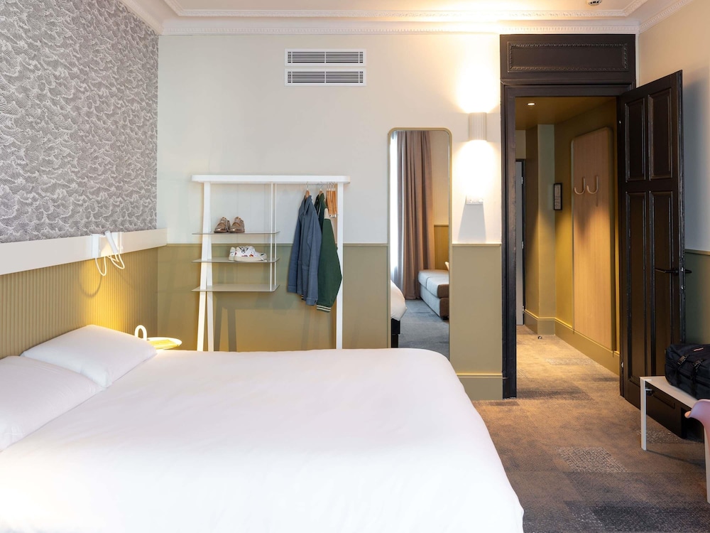 Habitación premium con 1 cama doble y sofá - cama del hotel Ibis Lyon Centre Perrache. Foto 4