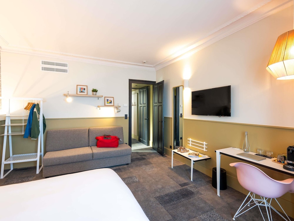 Suite con 1 cama doble y 2 sofás - cama del hotel Ibis Lyon Centre Perrache. Foto 3