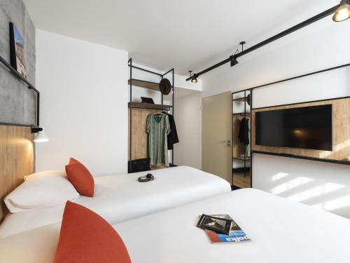 Habitación Doble Estándar - 2 camas del hotel ibis Lyon Sud Oullins. Foto 4