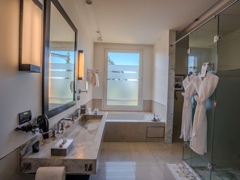 Habitación doble Lujo Vista Lago del hotel Sofitel La Reserva Cardales. Foto 4