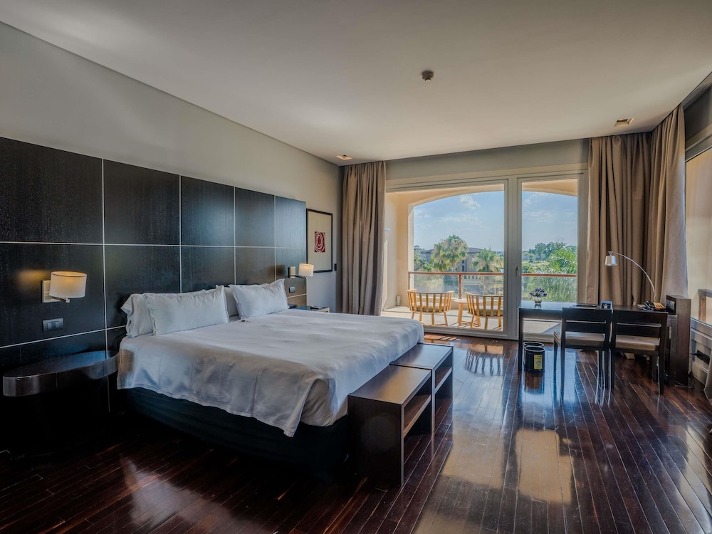 Habitación doble Lujo Vista Lago del hotel Sofitel La Reserva Cardales. Foto 8