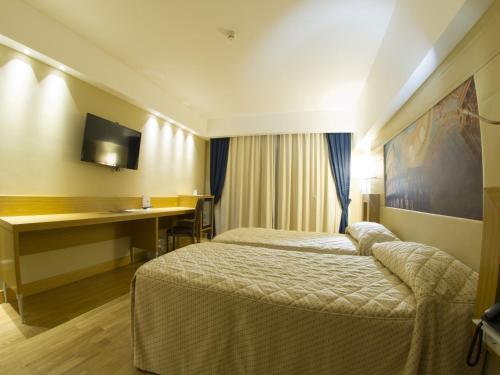 Habitación Doble Superior con transporte al aeropuerto - 1 o 2 camas del hotel Catania International Airport. Foto 2