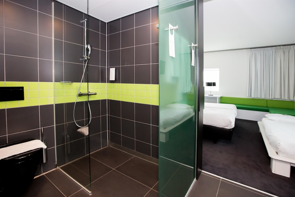 Habitación superior, 1 cama de matrimonio del hotel Tulip Inn Eindhoven Airport. Foto 3