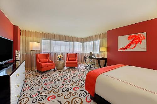 Estudio Grand con cama extragrande del hotel Downtown Grand Las Vegas. Foto 3