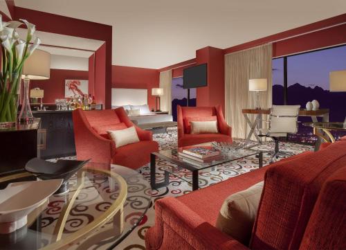 Suite con vistas a la ciudad y cama extragrande - Adaptada para personas con discapacidad del hotel Downtown Grand Las Vegas