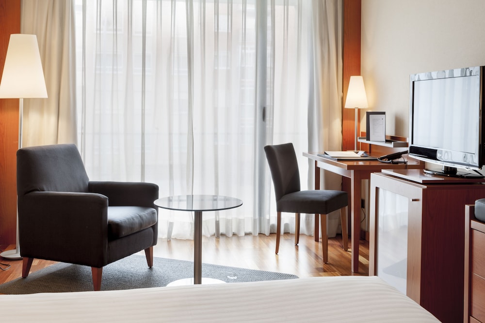 Habitación estándar, 1 cama de matrimonio grande del hotel Ac La Rioja By Marriott. Foto 3
