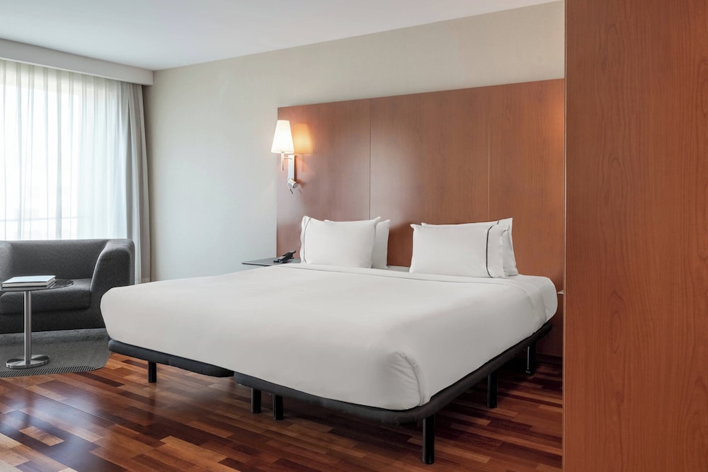 Suite, 1 cama de matrimonio grande con sofá cama del hotel Ac La Rioja By Marriott