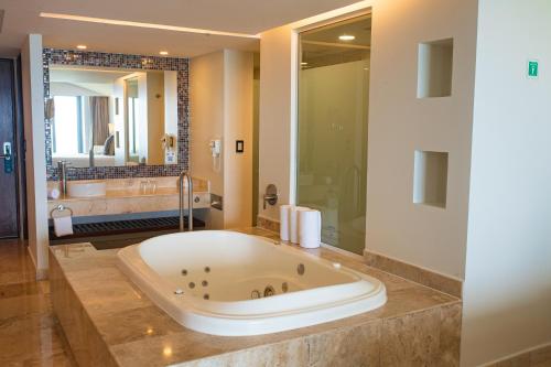 Suite de lujo del hotel Azul Ixtapa Grand All Inclusive Suites and Spa. Foto 3